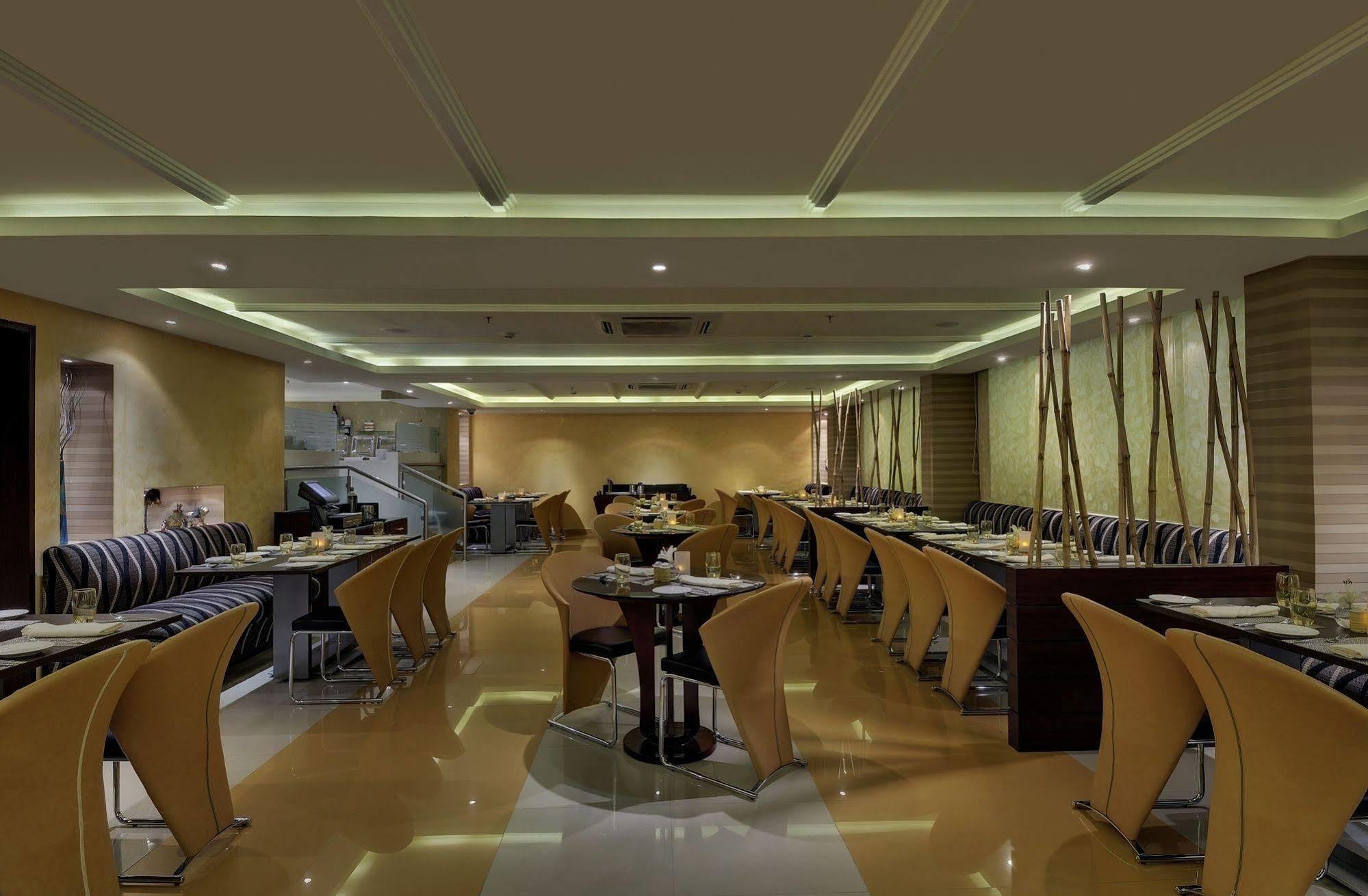Royalton Hyderabad Abids Otel Dış mekan fotoğraf