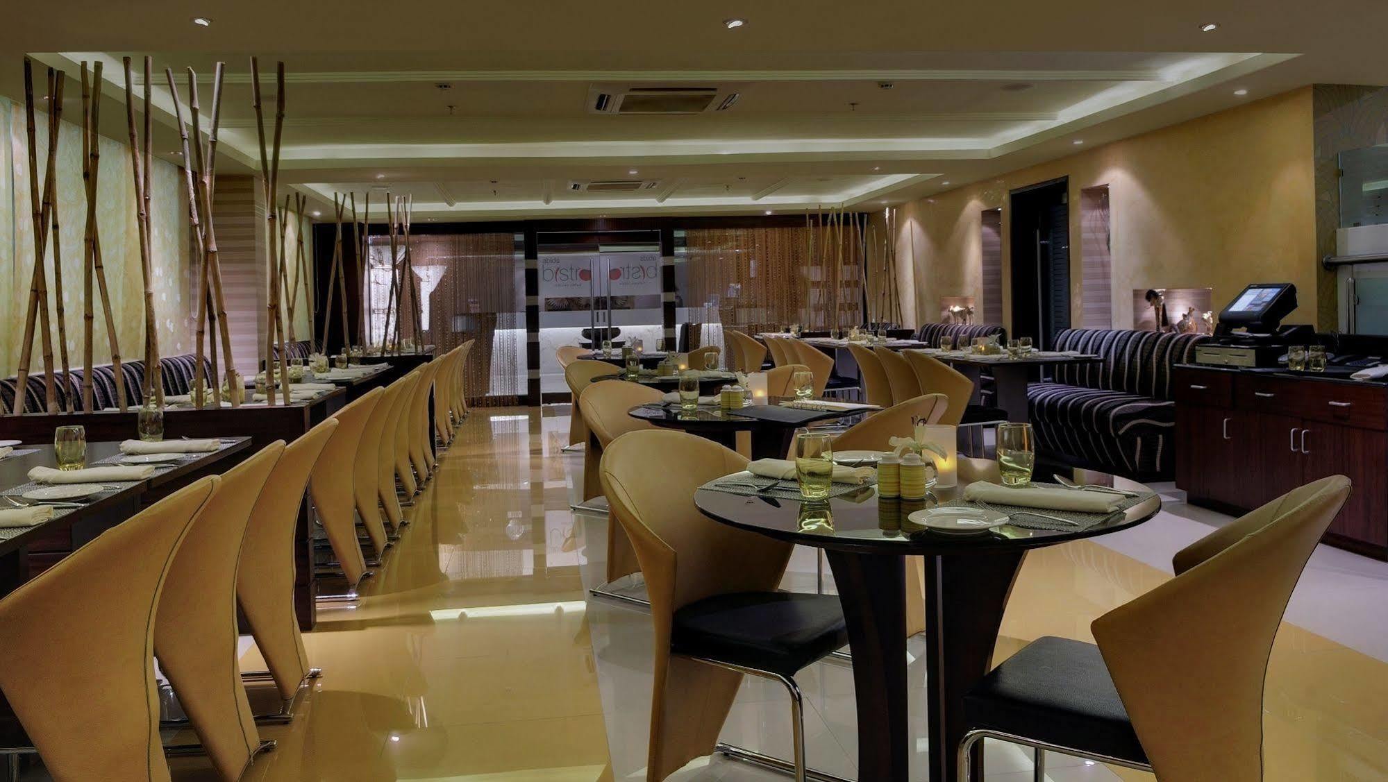 Royalton Hyderabad Abids Otel Dış mekan fotoğraf