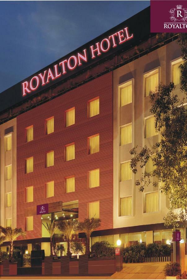 Royalton Hyderabad Abids Otel Dış mekan fotoğraf