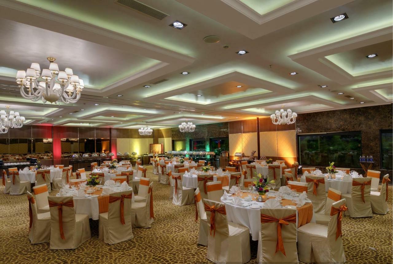 Royalton Hyderabad Abids Otel Dış mekan fotoğraf